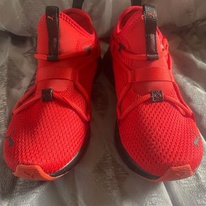 Puma slip on Sneakers Kids or Boys size 4.5